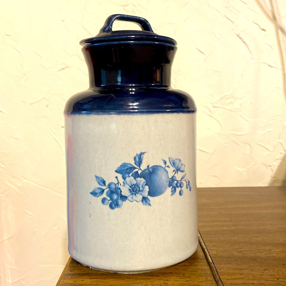 Vintage 8” Blue McCoy USA Pottery Canister with Lid Fruit Festival 252 1970-1979